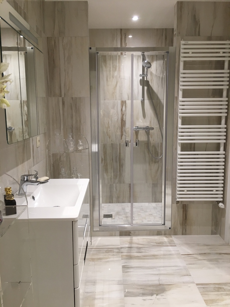 Rénovation complète d'une salle d'eaux sk batiment